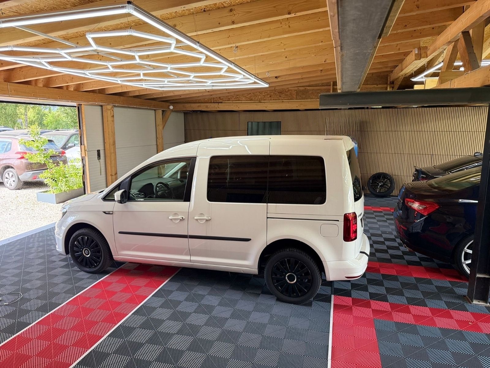 Volkswagen Caddy Behindertengerecht-Rampe foto 4