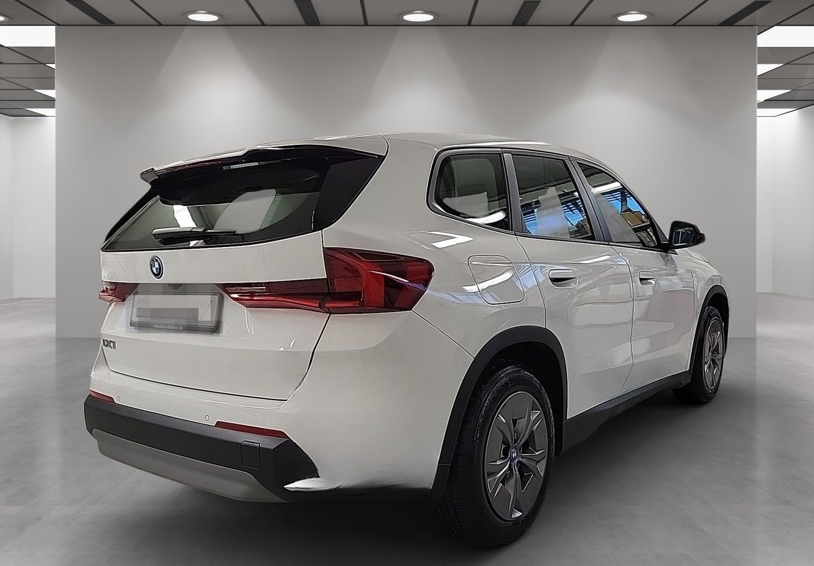 BMW iX1 xDrive30 Kamera Adap. M Fahrwerk foto 3