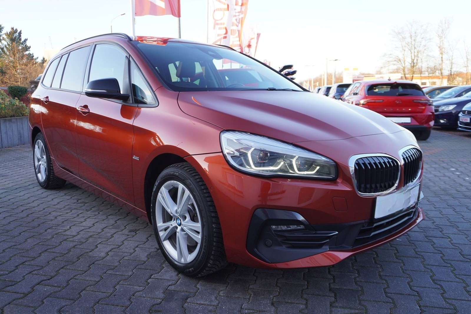 BMW 218i GT Sport Line LED Navi ACC el. Heckklappe foto 8