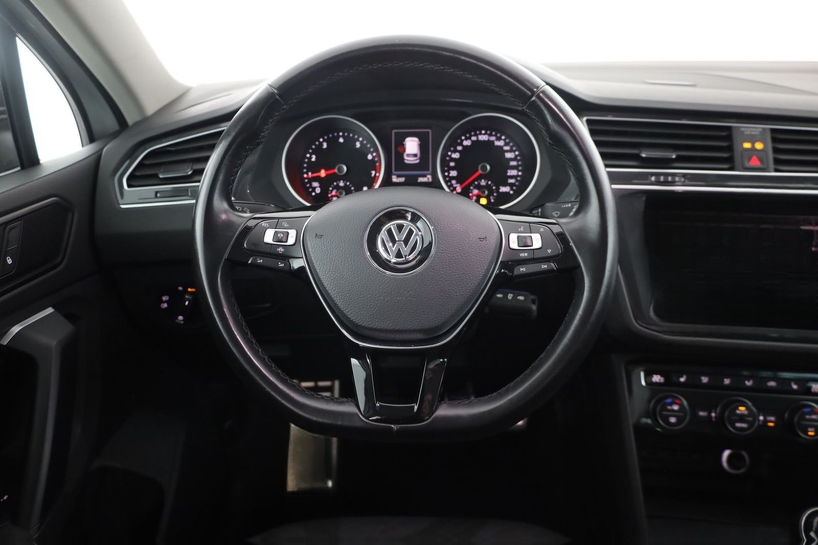Volkswagen Tiguan 1.5 TSI IQ.DRIVE Navi ACC Sitzheizung PDC foto 15
