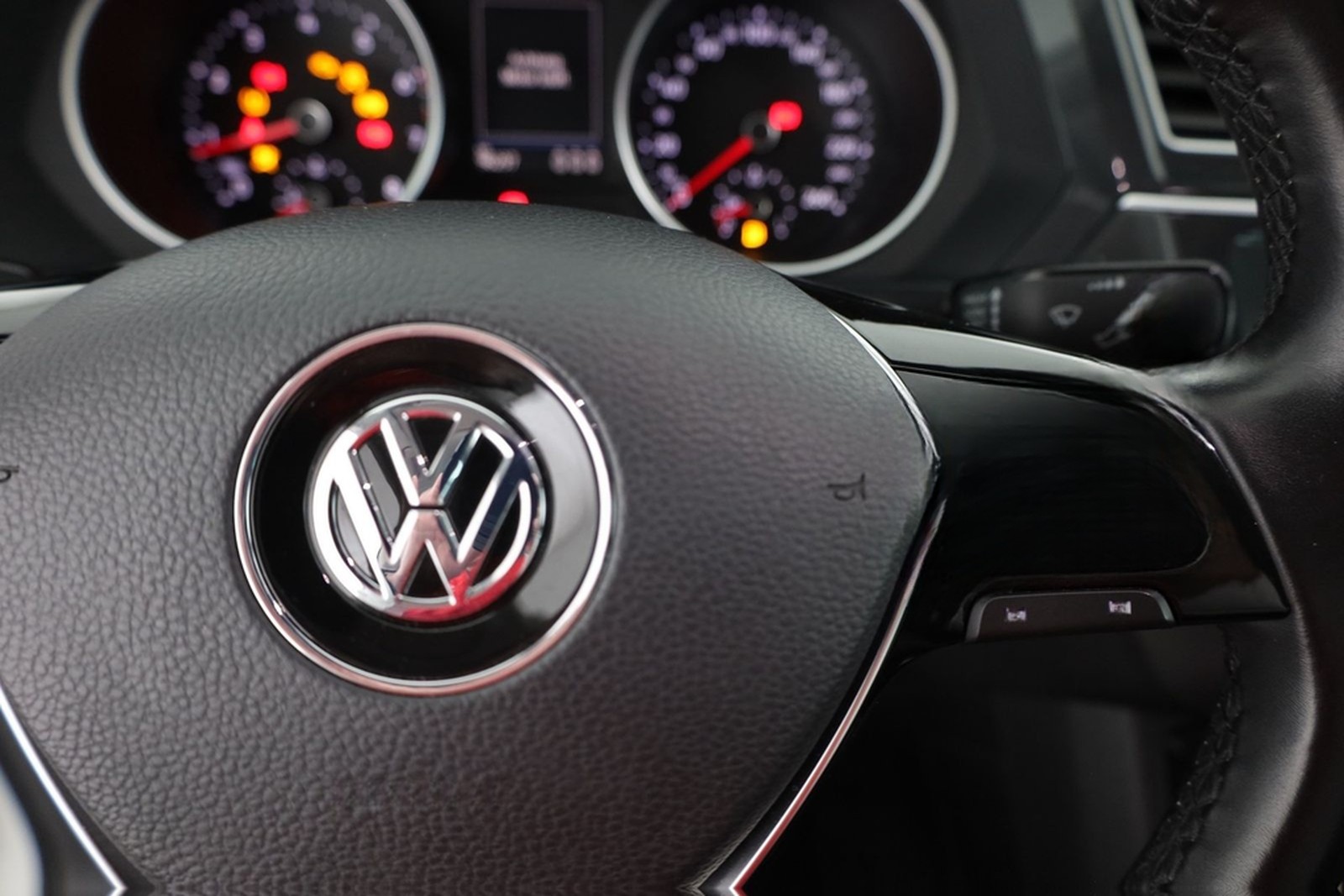 Volkswagen Tiguan 1.5 TSI IQ.DRIVE Navi ACC Sitzheizung PDC foto 17