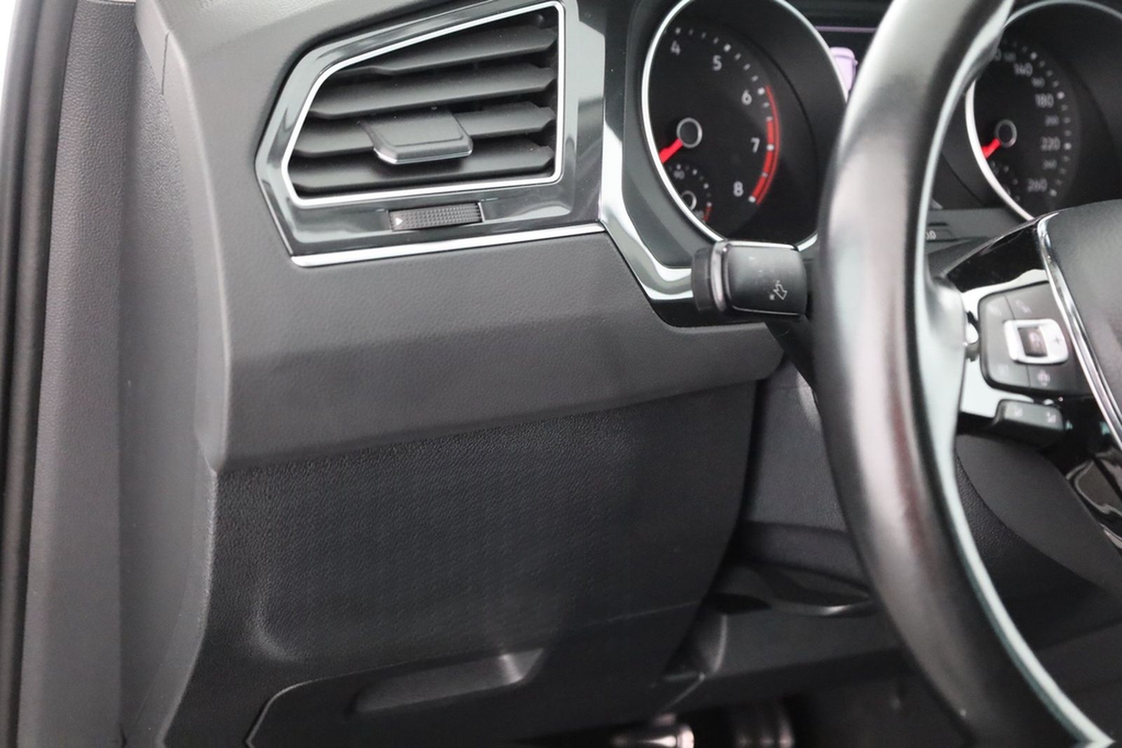 Volkswagen Tiguan 1.5 TSI IQ.DRIVE Navi ACC Sitzheizung PDC foto 21