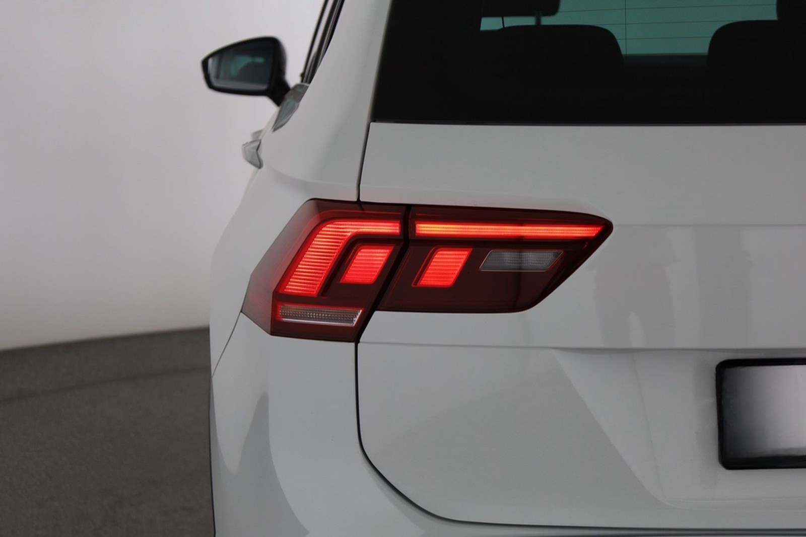Volkswagen Tiguan 1.5 TSI IQ.DRIVE Navi ACC Sitzheizung PDC foto 32