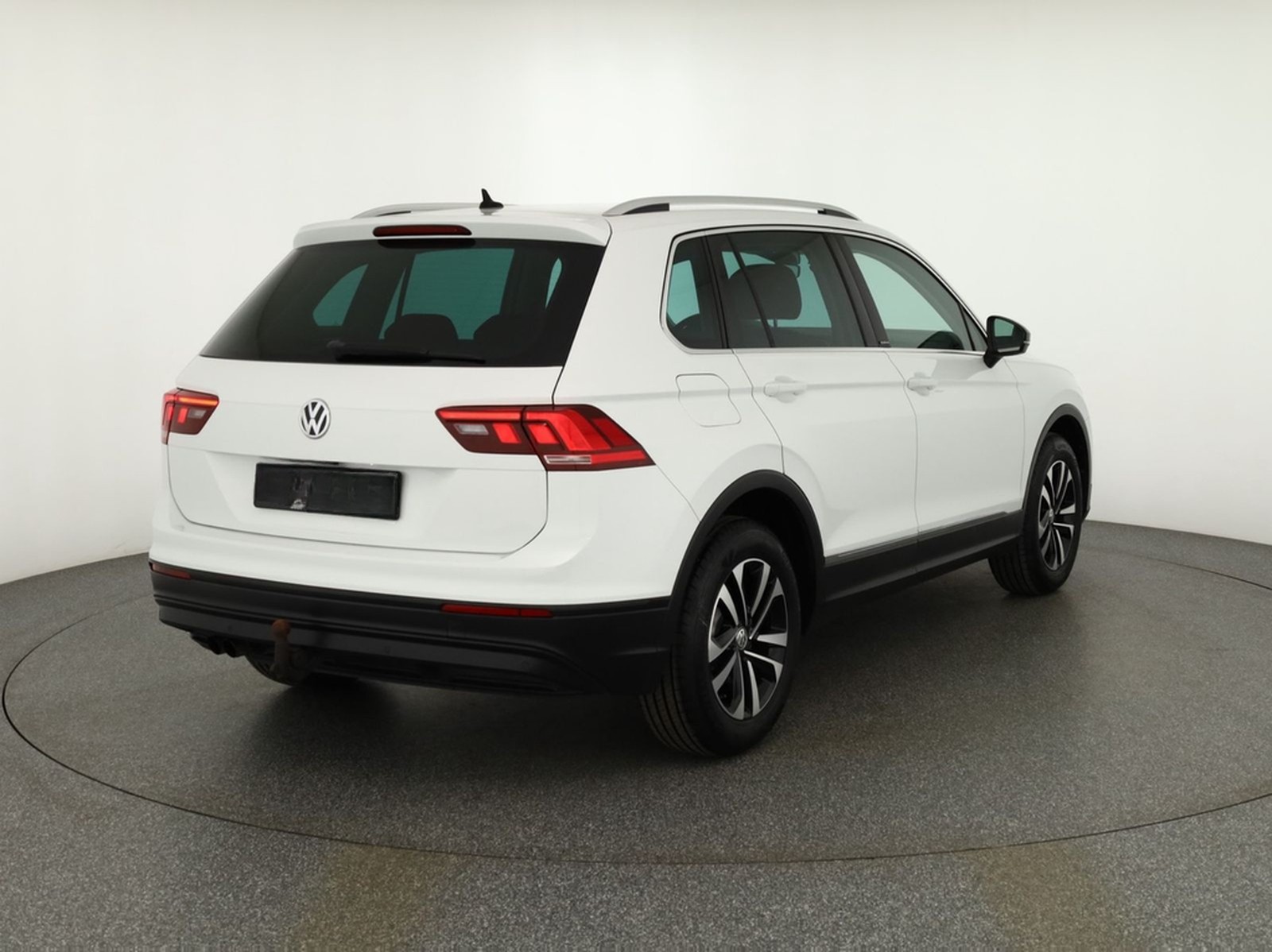 Volkswagen Tiguan 1.5 TSI IQ.DRIVE Navi ACC Sitzheizung PDC foto 5