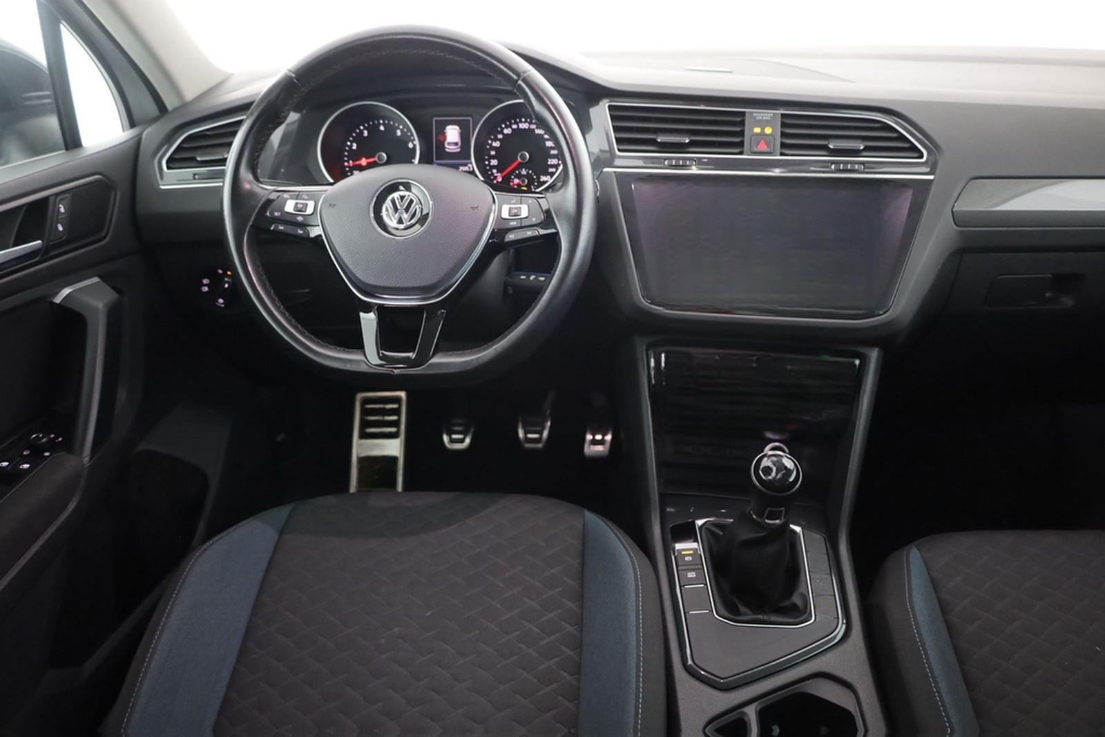 Volkswagen Tiguan 1.5 TSI IQ.DRIVE Navi ACC Sitzheizung PDC foto 10