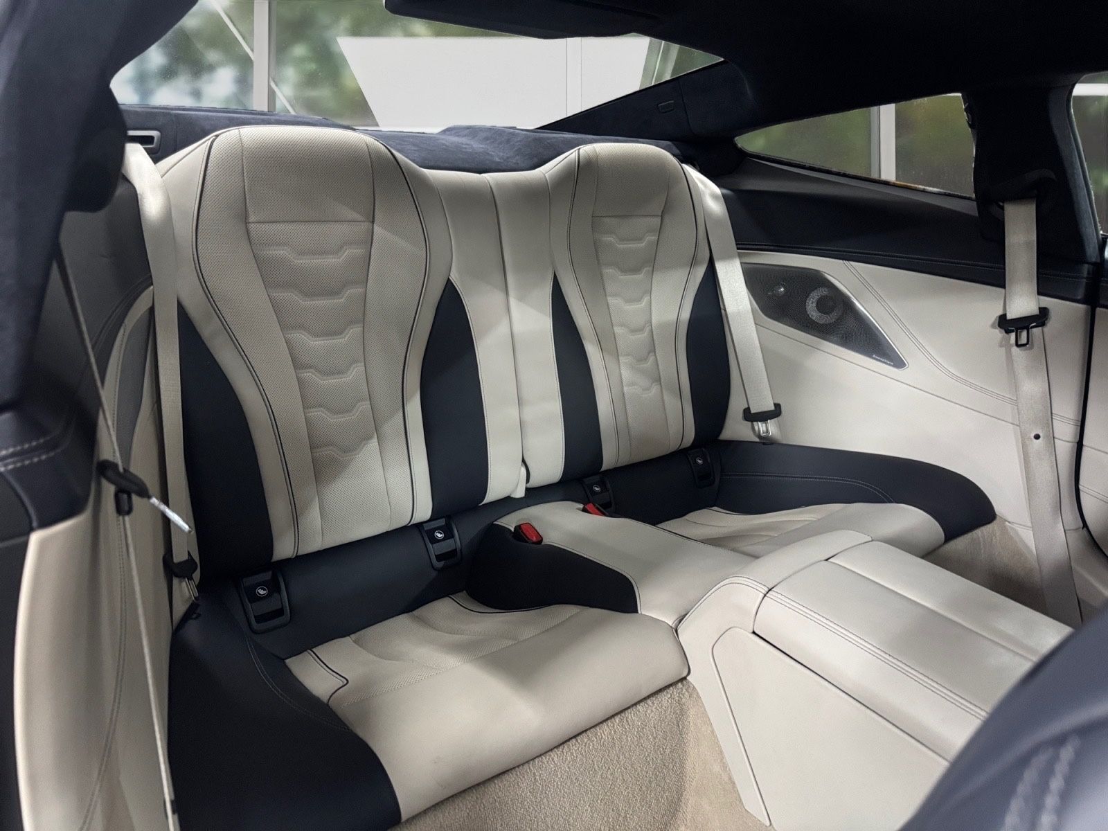 BMW M850i xDrive Coupé, Inspektion Neu foto 8