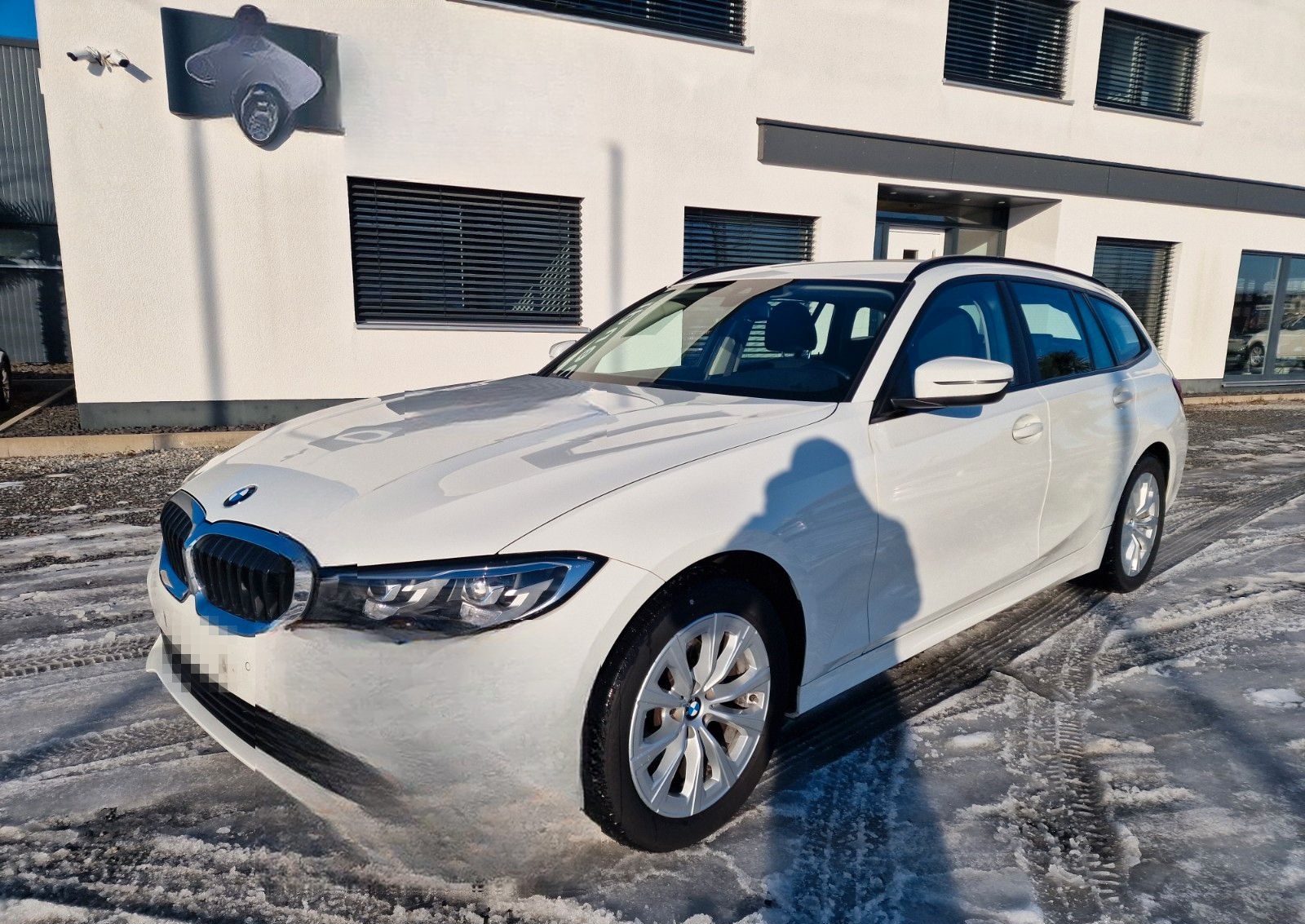 BMW 320d *AHK*Navi*LED*Komf.zuga.*gr. Tank*Fernl.Ass foto 2