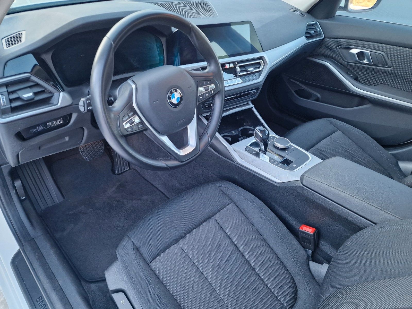 BMW 320d *AHK*Navi*LED*Komf.zuga.*gr. Tank*Fernl.Ass foto 11