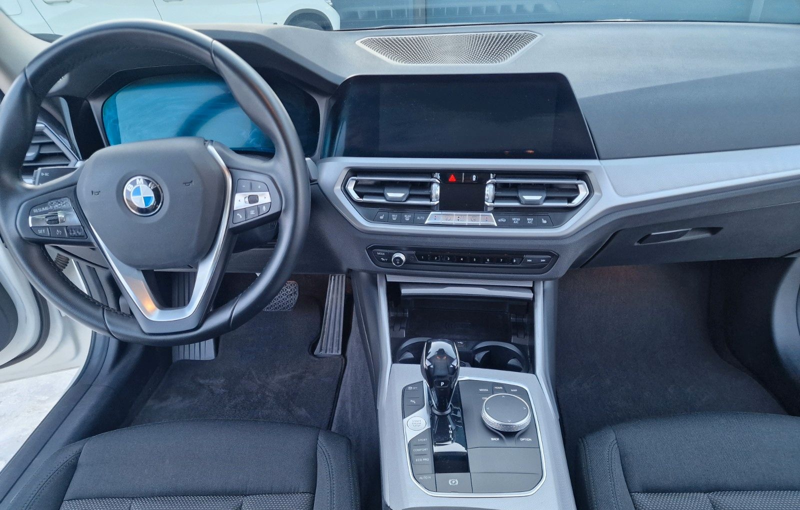 BMW 320d *AHK*Navi*LED*Komf.zuga.*gr. Tank*Fernl.Ass foto 13