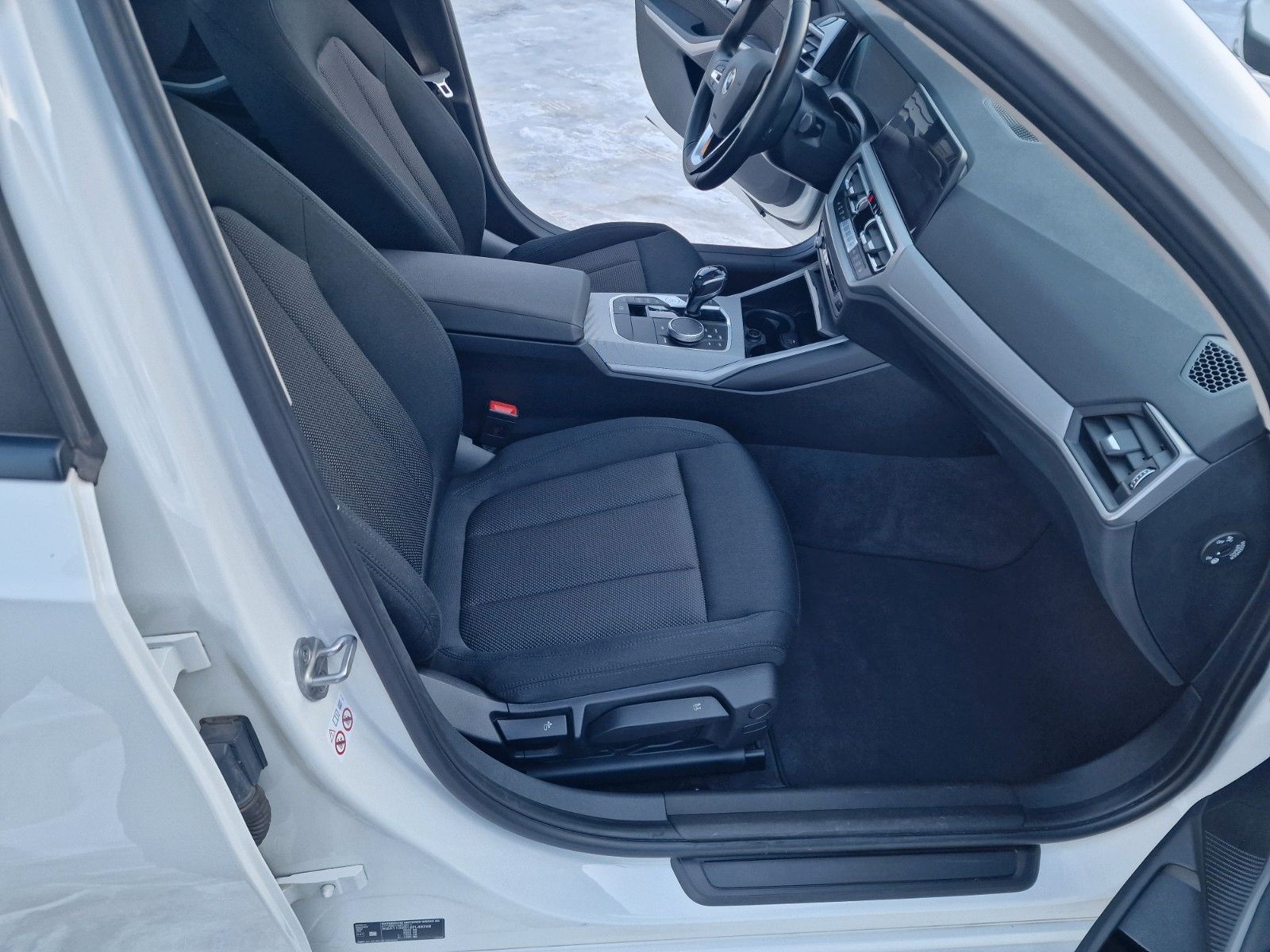 BMW 320d *AHK*Navi*LED*Komf.zuga.*gr. Tank*Fernl.Ass foto 15