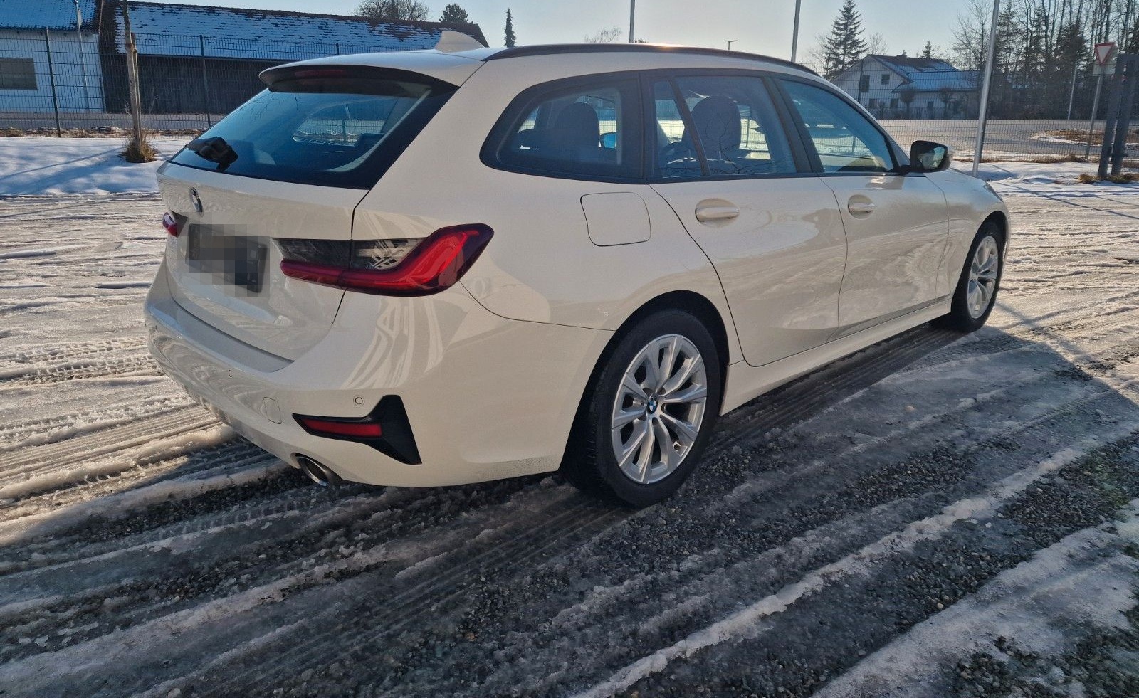 BMW 320d *AHK*Navi*LED*Komf.zuga.*gr. Tank*Fernl.Ass foto 7