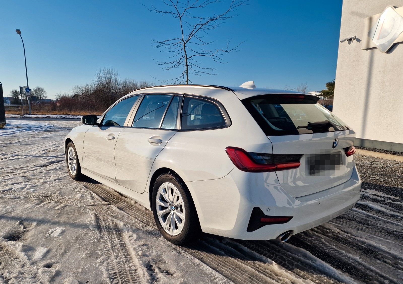 BMW 320d *AHK*Navi*LED*Komf.zuga.*gr. Tank*Fernl.Ass foto 9