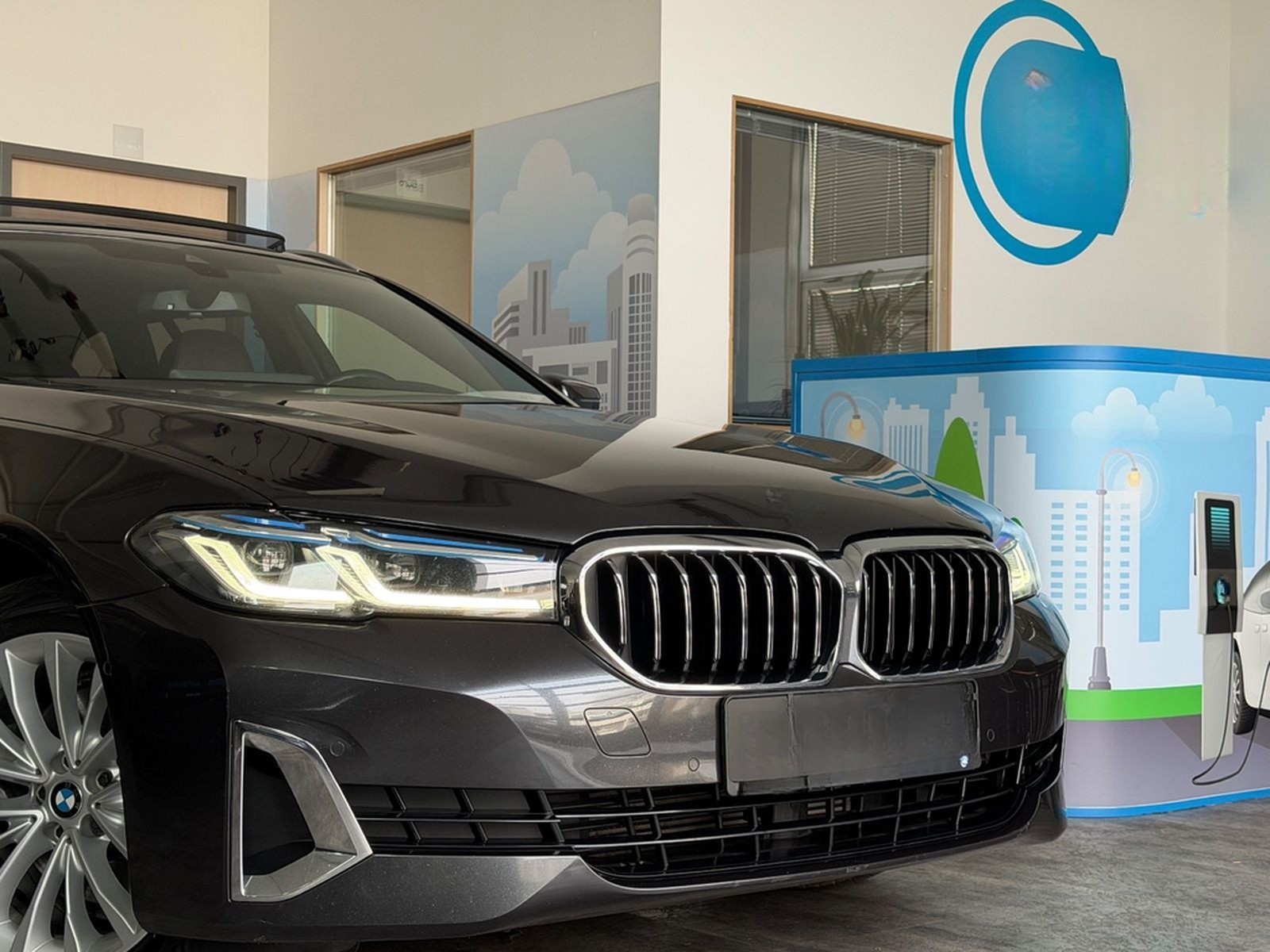 BMW 520d xD LUXURY*PANO*LASER*HARMAN*HUD*KAM*KEY*18' foto 45