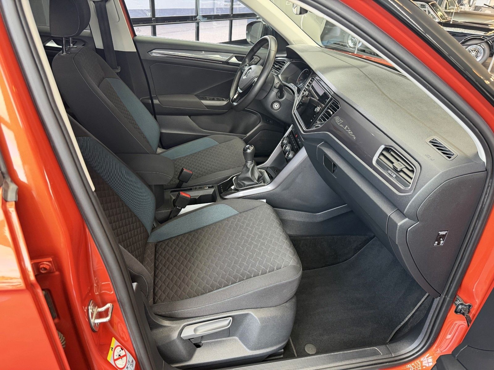 Volkswagen T-Roc 2.0 TDI SCR +LED+Business P.+Navi+AHK foto 14