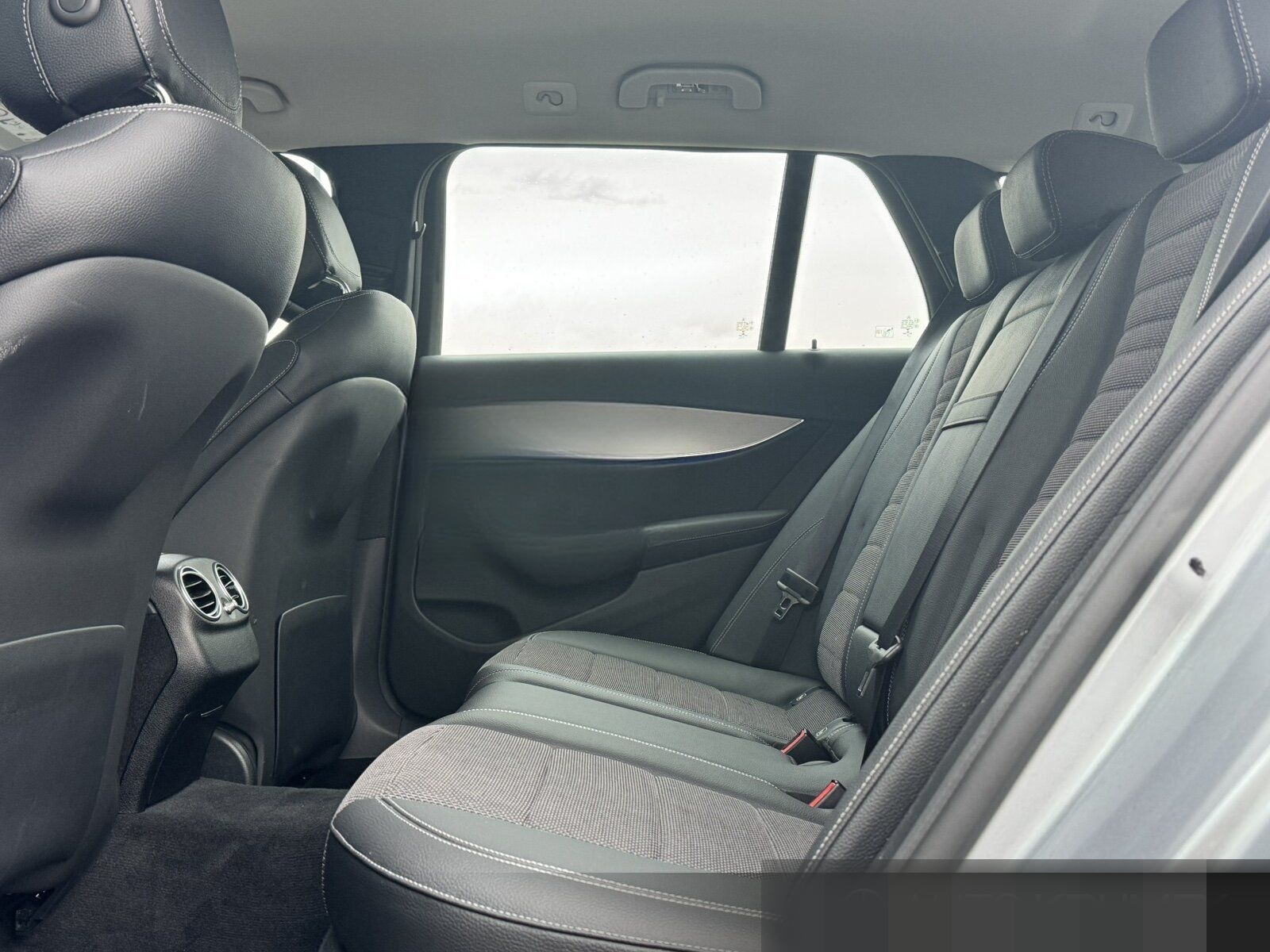 Mercedes-Benz E 220 d T-Modell AVANTGARDE+Navi+LEDAutom./Klima foto 7