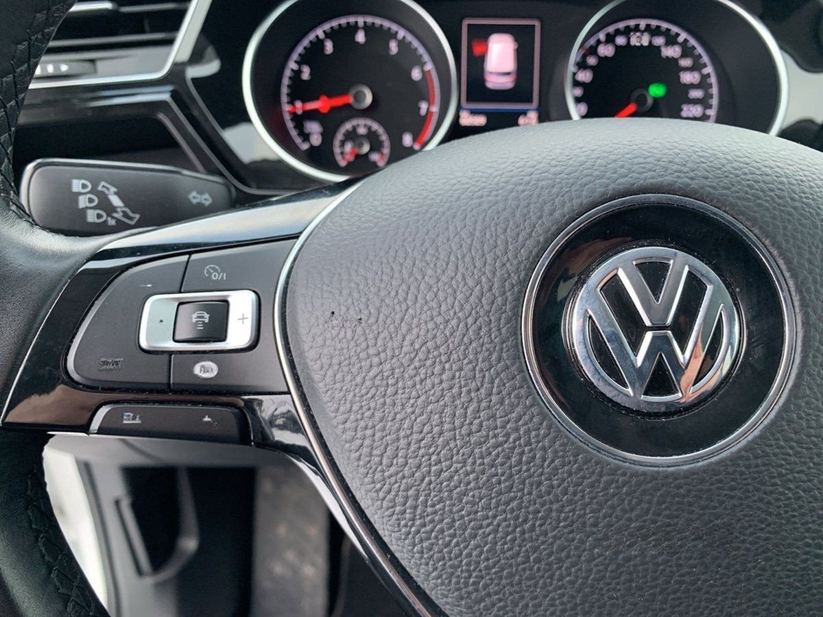 Volkswagen TOURAN HIGHLINE 1.5 TSI DSG LED+ACC+SHZ+KAMERA foto 22