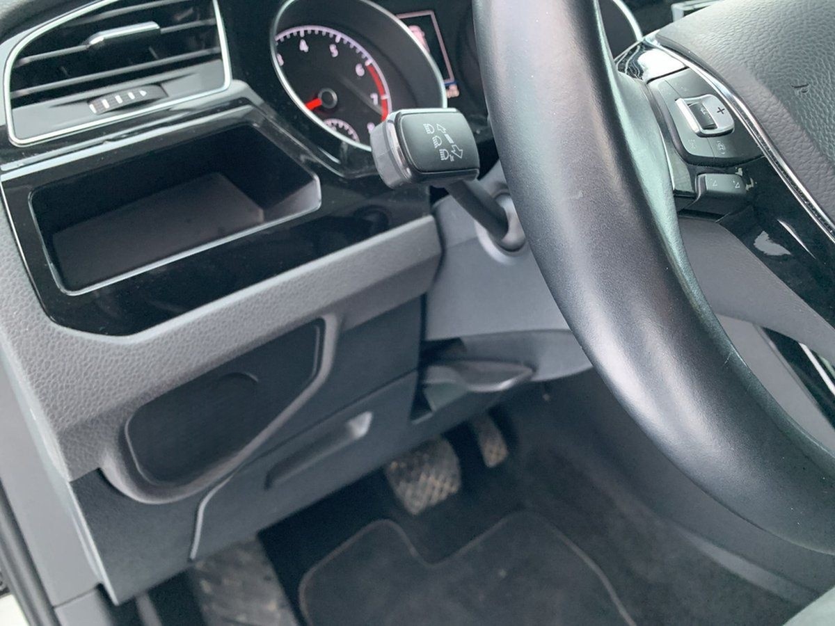 Volkswagen TOURAN HIGHLINE 1.5 TSI DSG LED+ACC+SHZ+KAMERA foto 9