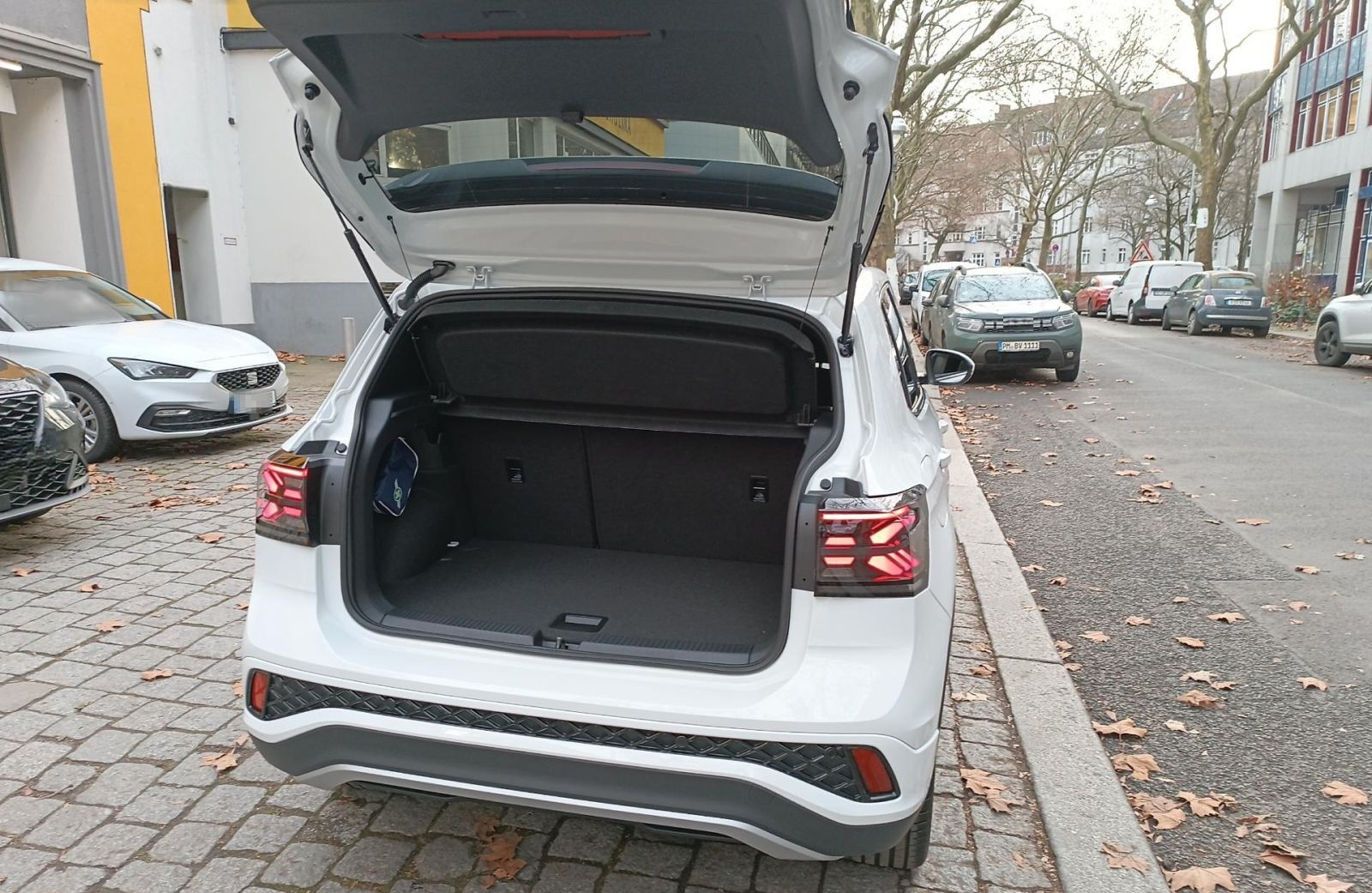 Volkswagen T-Cross 1.0 TSI R-Line DSG *IQ-MATRIX*ACC*R-CAM* foto 18