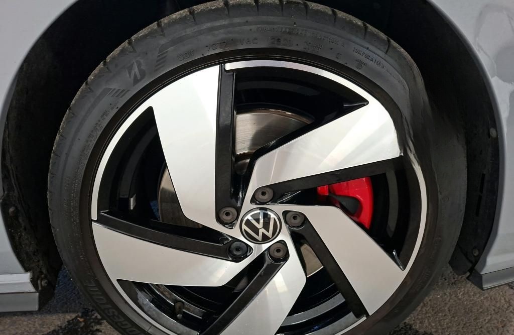 Volkswagen Golf GTI 2.0 TSI 180kW DSG PDC*NAV*RFK*SHZ*LED foto 15