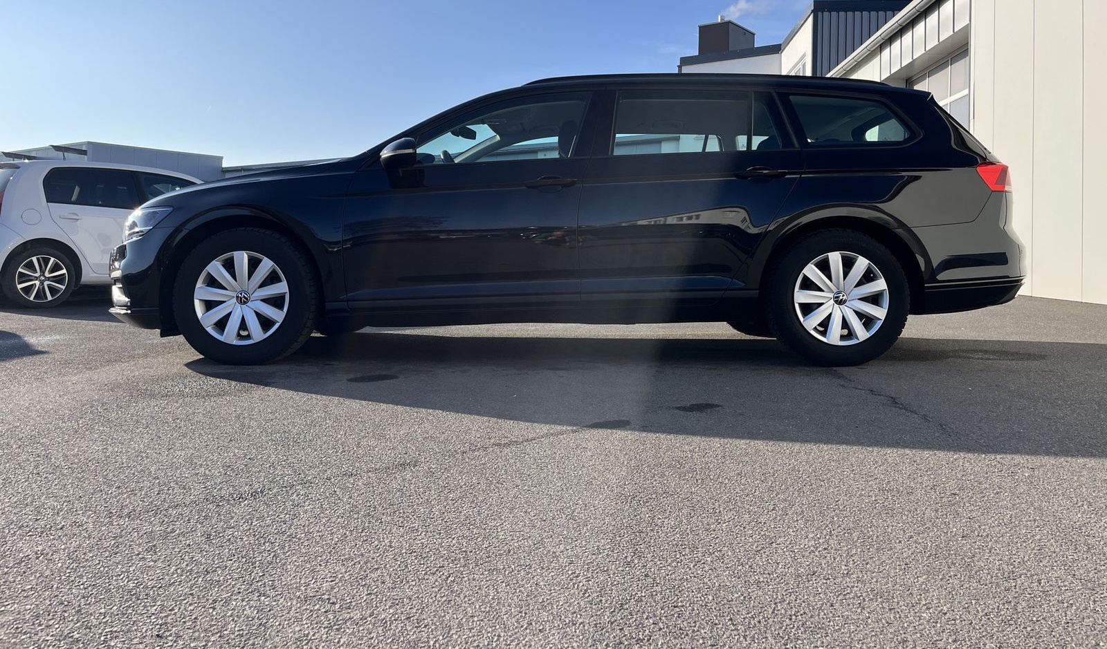 Volkswagen Passat Variant 2.0 TDI Conceptline 124€ m. 20% A foto 2