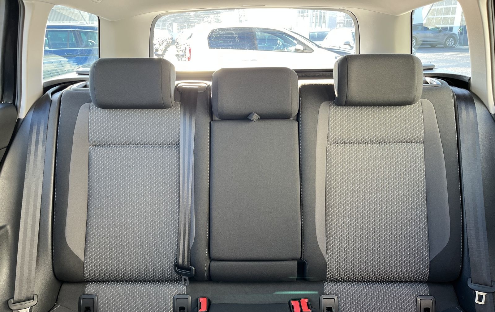 Volkswagen Passat Variant 2.0 TDI Conceptline 124€ m. 20% A foto 16