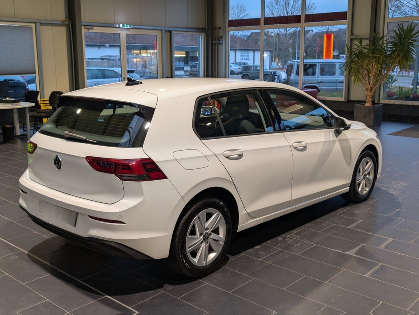 Volkswagen Golf 2.0 TDI SCR DSG Life 1.Hand foto 6
