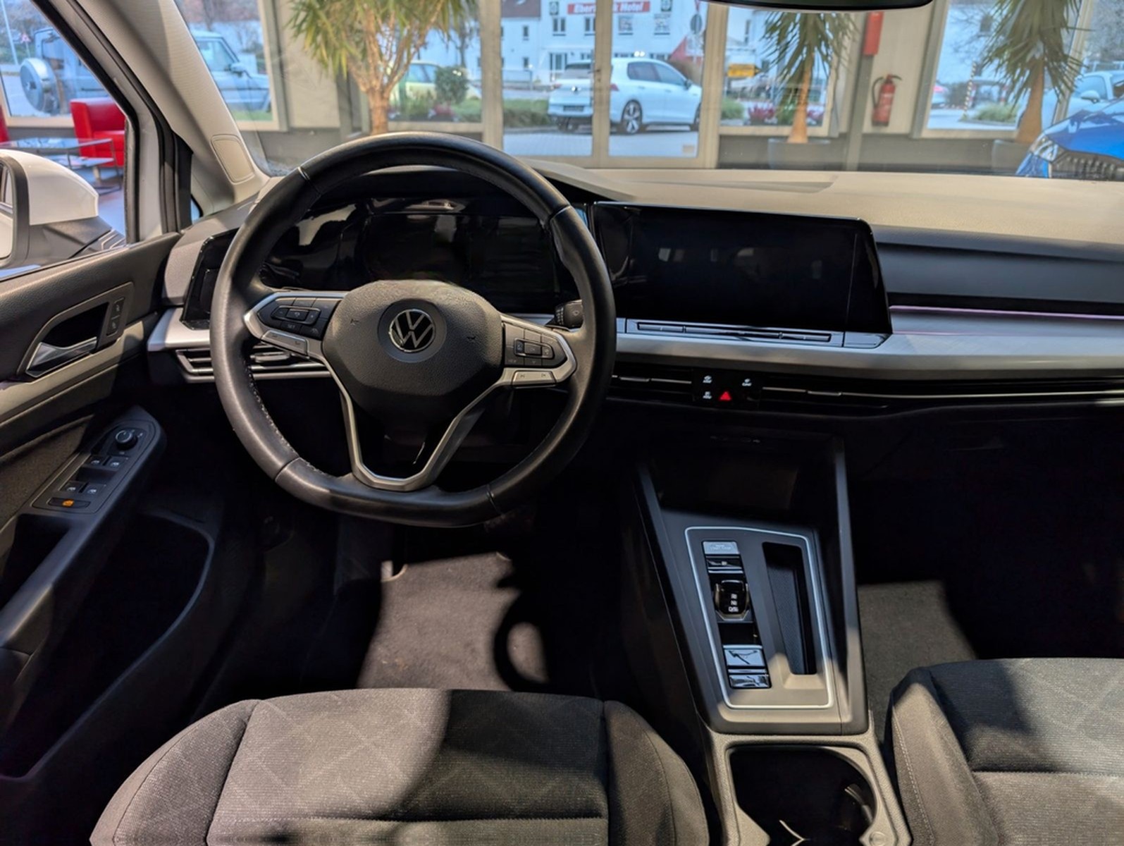 Volkswagen Golf 2.0 TDI SCR DSG Life 1.Hand foto 7