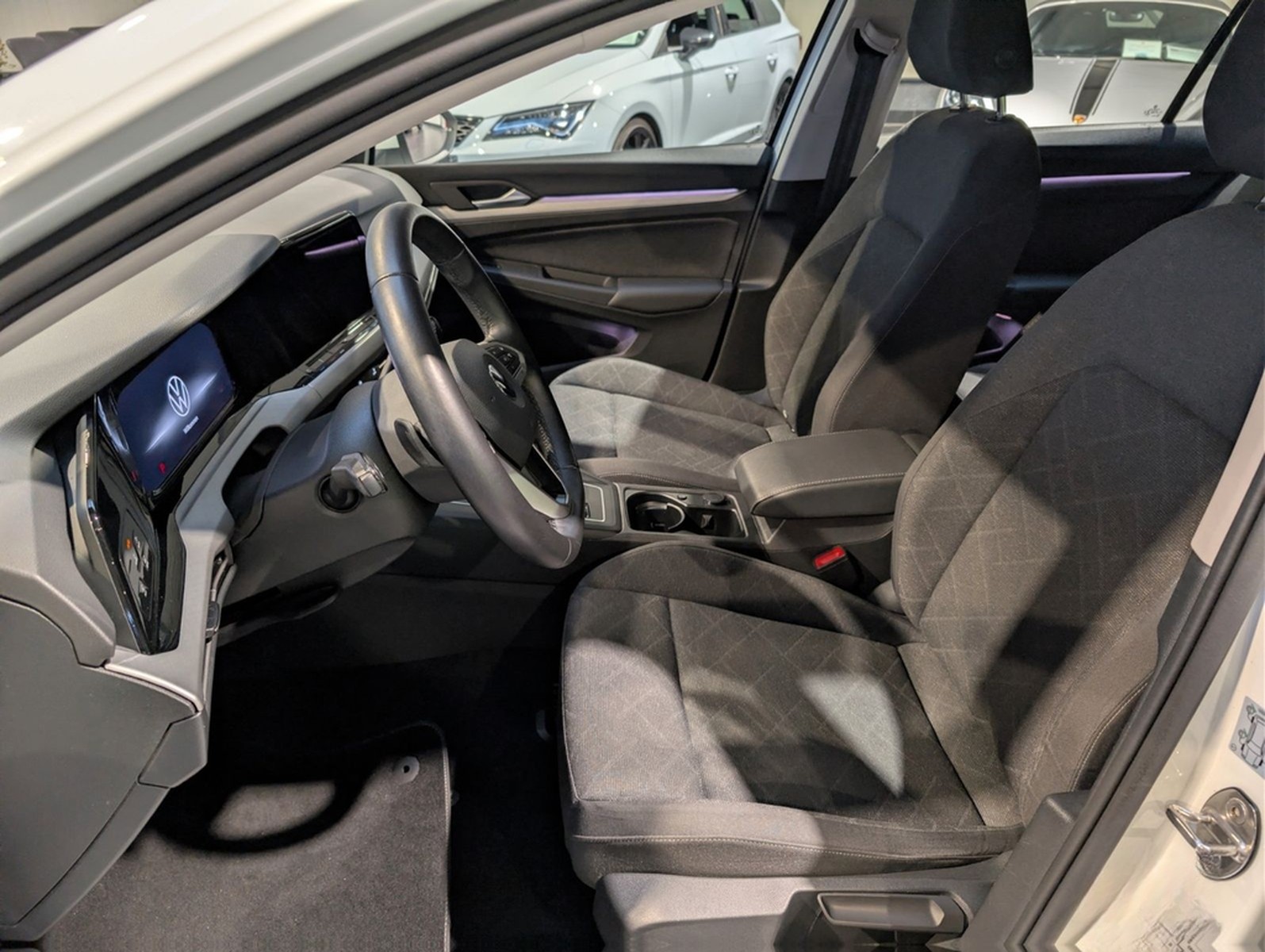 Volkswagen Golf 2.0 TDI SCR DSG Life 1.Hand foto 8
