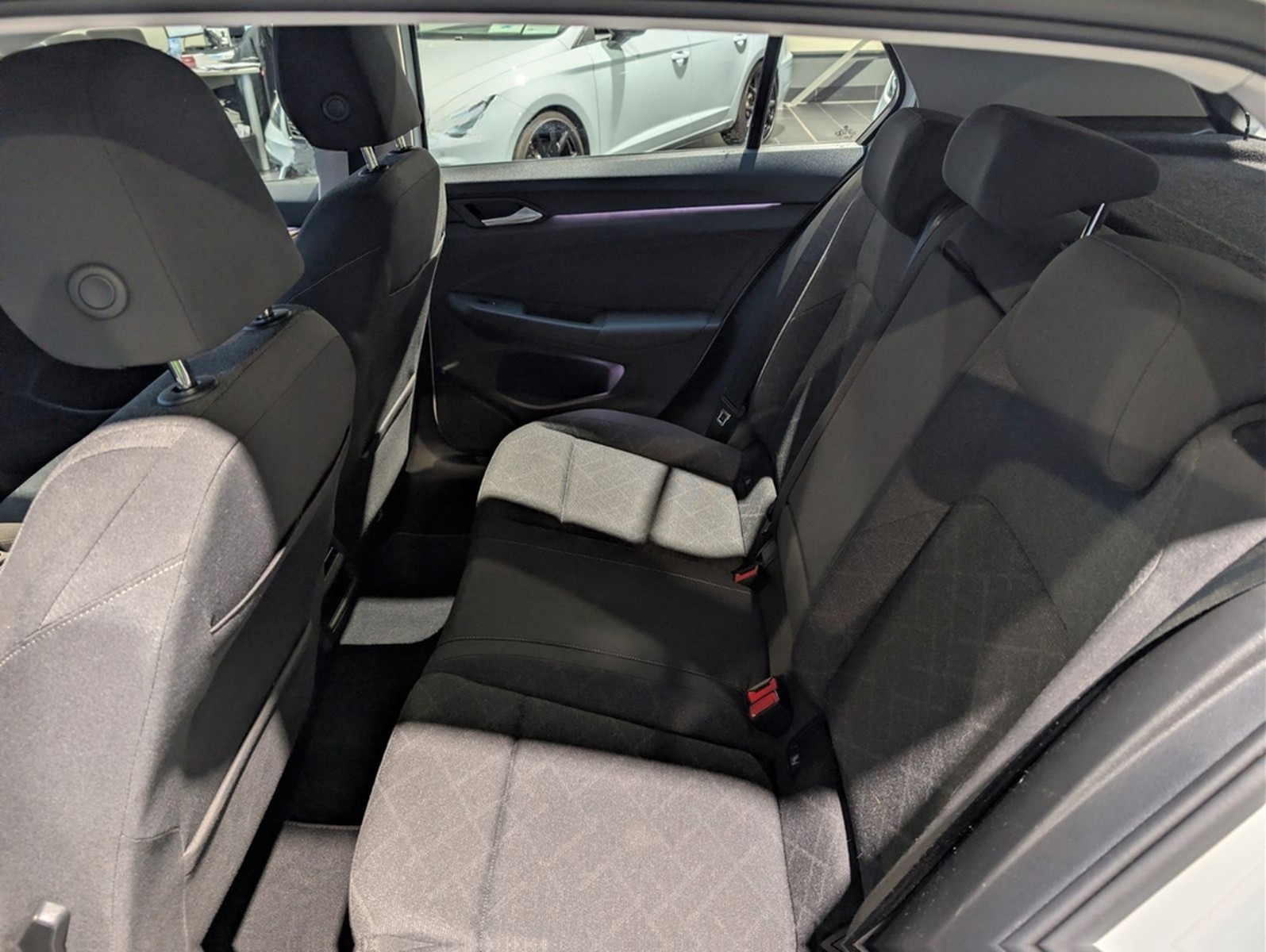 Volkswagen Golf 2.0 TDI SCR DSG Life 1.Hand foto 9