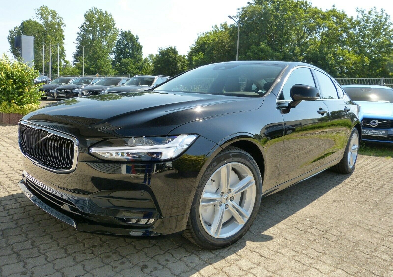 Volvo S 90 T4 Autom. Momentum*Business*Licht* foto 2