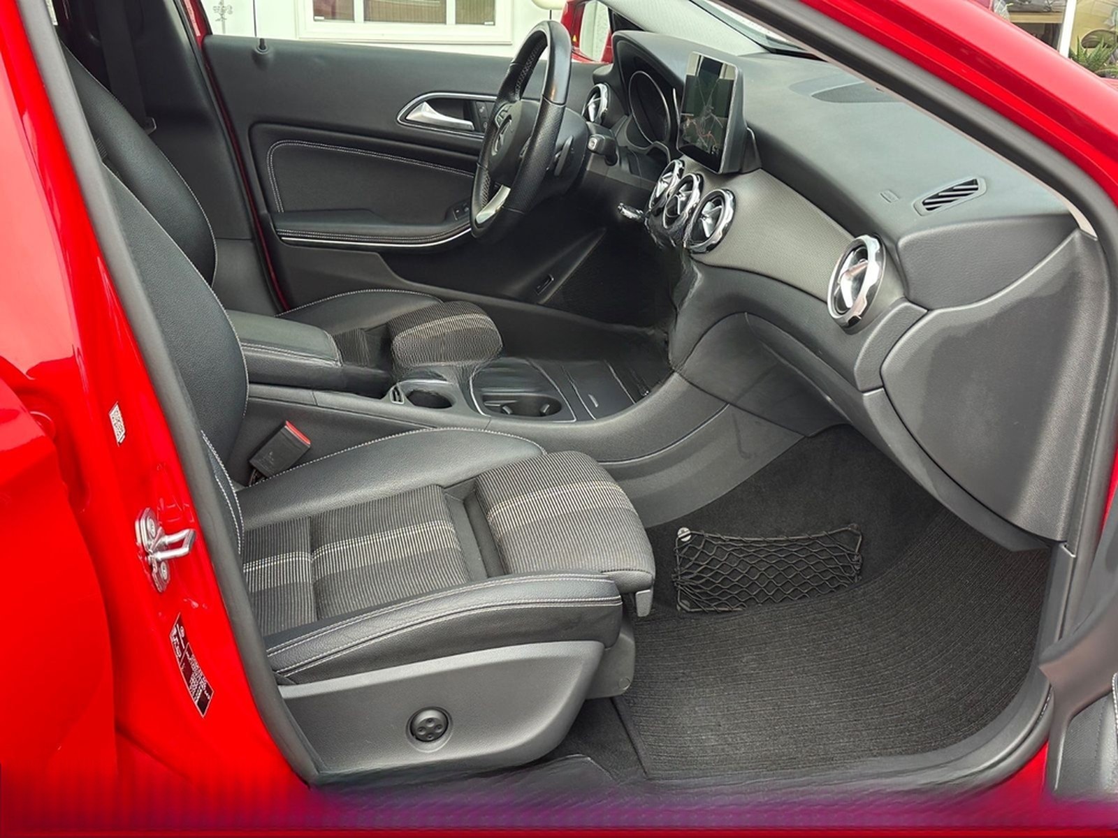 Mercedes-Benz GLA 220 4Matic Urban STANDHEIZUNG 82000 KM foto 7