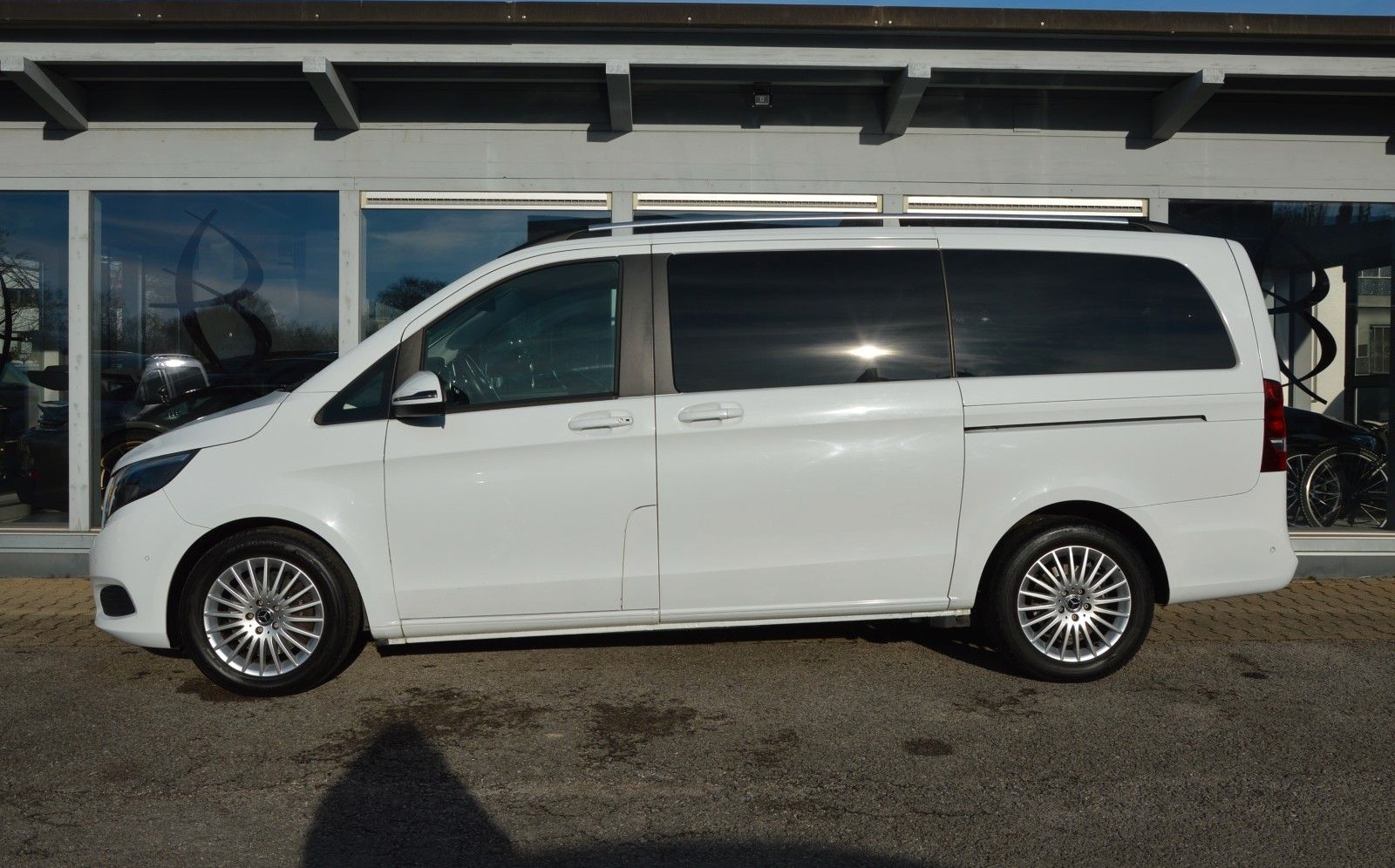 Mercedes-Benz V 220d EDITION LANG*AUTOMATIK*7-SITZE*DISTR*AHK* foto 2