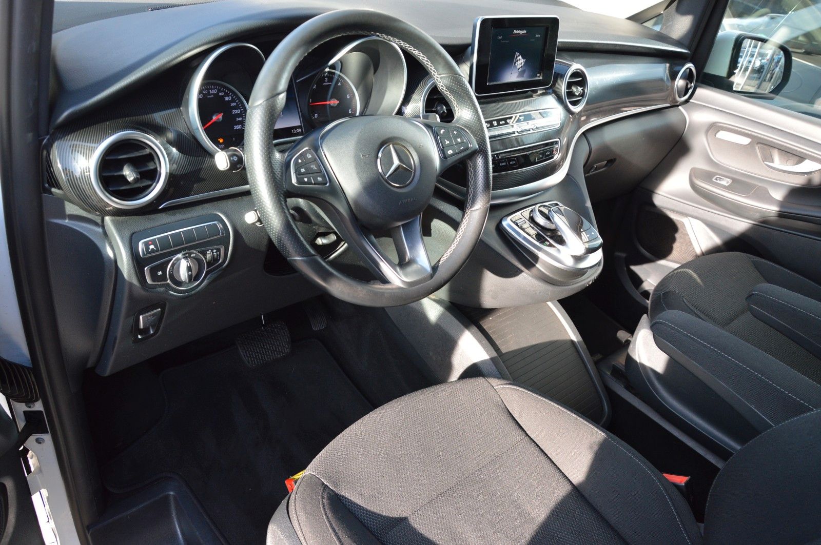 Mercedes-Benz V 220d EDITION LANG*AUTOMATIK*7-SITZE*DISTR*AHK* foto 5
