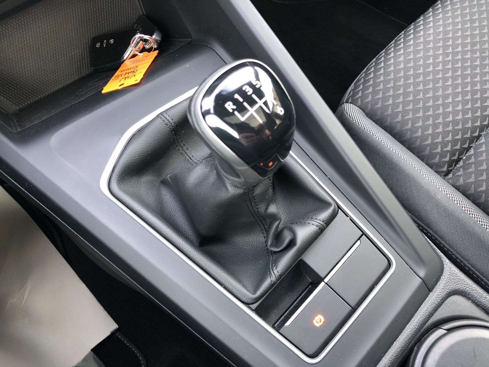 Volkswagen Golf VIII Lim. Active Pano IQ ligth Standheizung foto 14