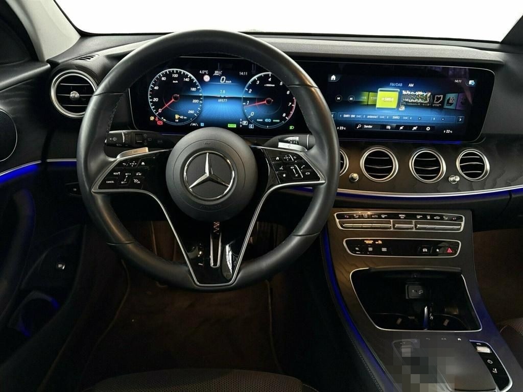 Mercedes-Benz E 300 T AMG 360 ACC AHK AUT DynLicht HUD Kam. LM foto 14