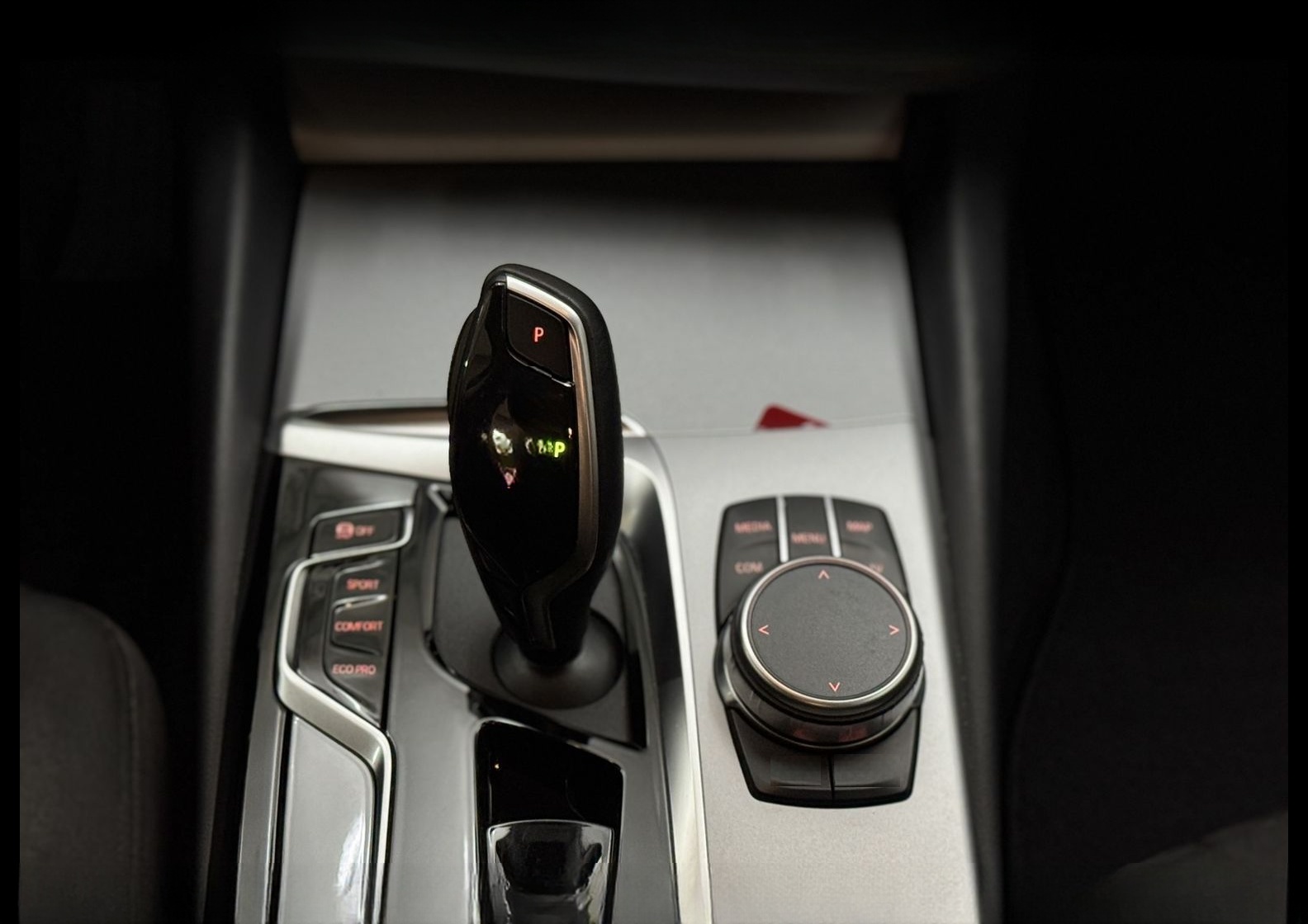 BMW 530 d Touring xDrive *AHK*LASER*HUD*LUFT*PARKASS foto 21