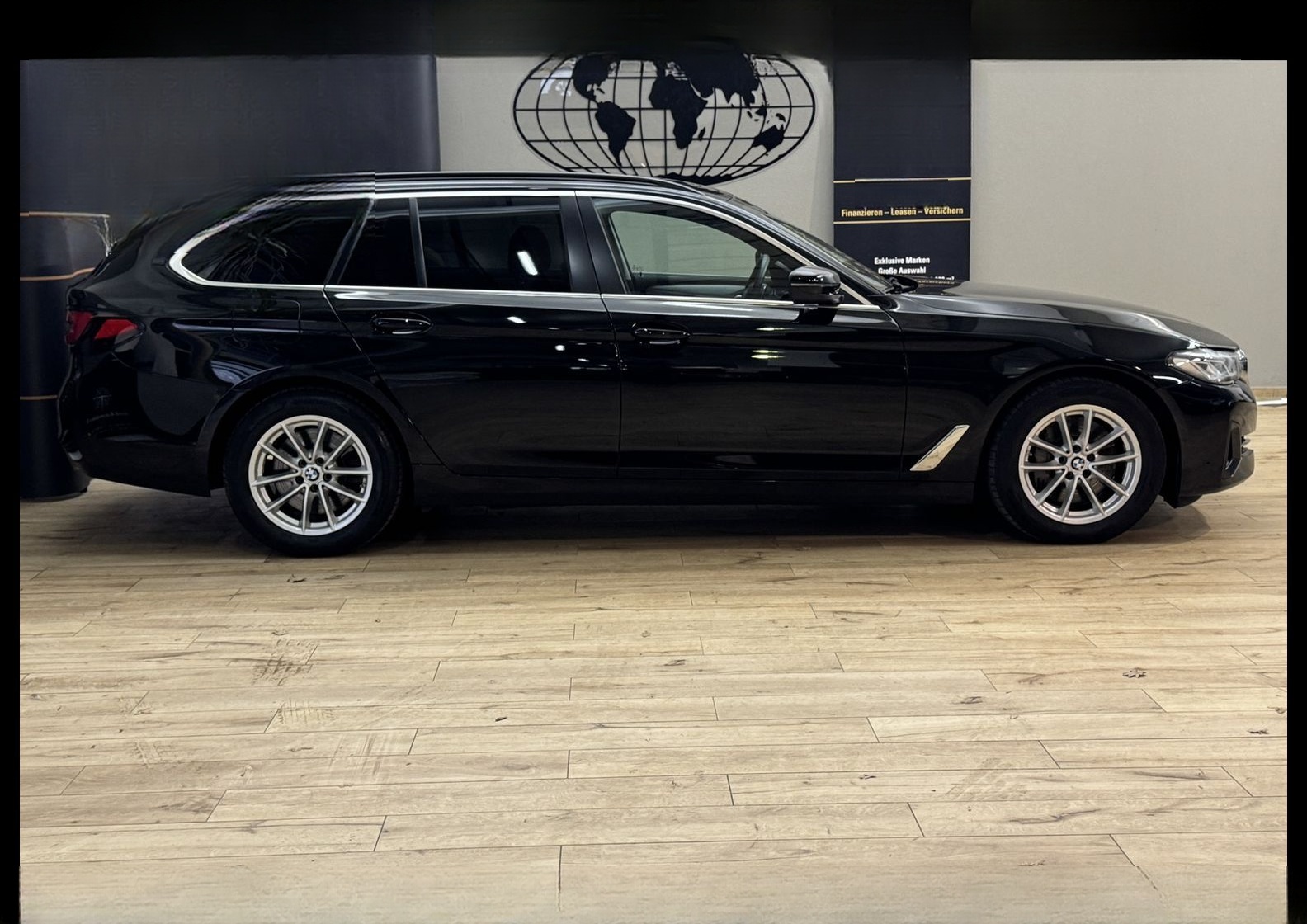 BMW 530 d Touring xDrive *AHK*LASER*HUD*LUFT*PARKASS foto 6