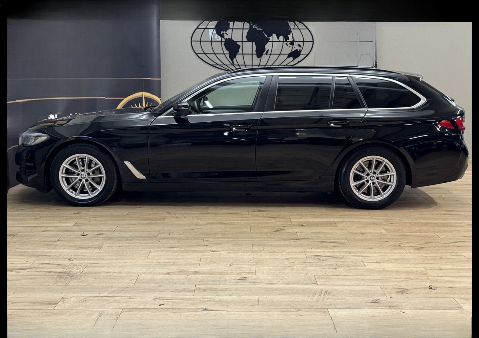 BMW 530 d Touring xDrive *AHK*LASER*HUD*LUFT*PARKASS foto 7