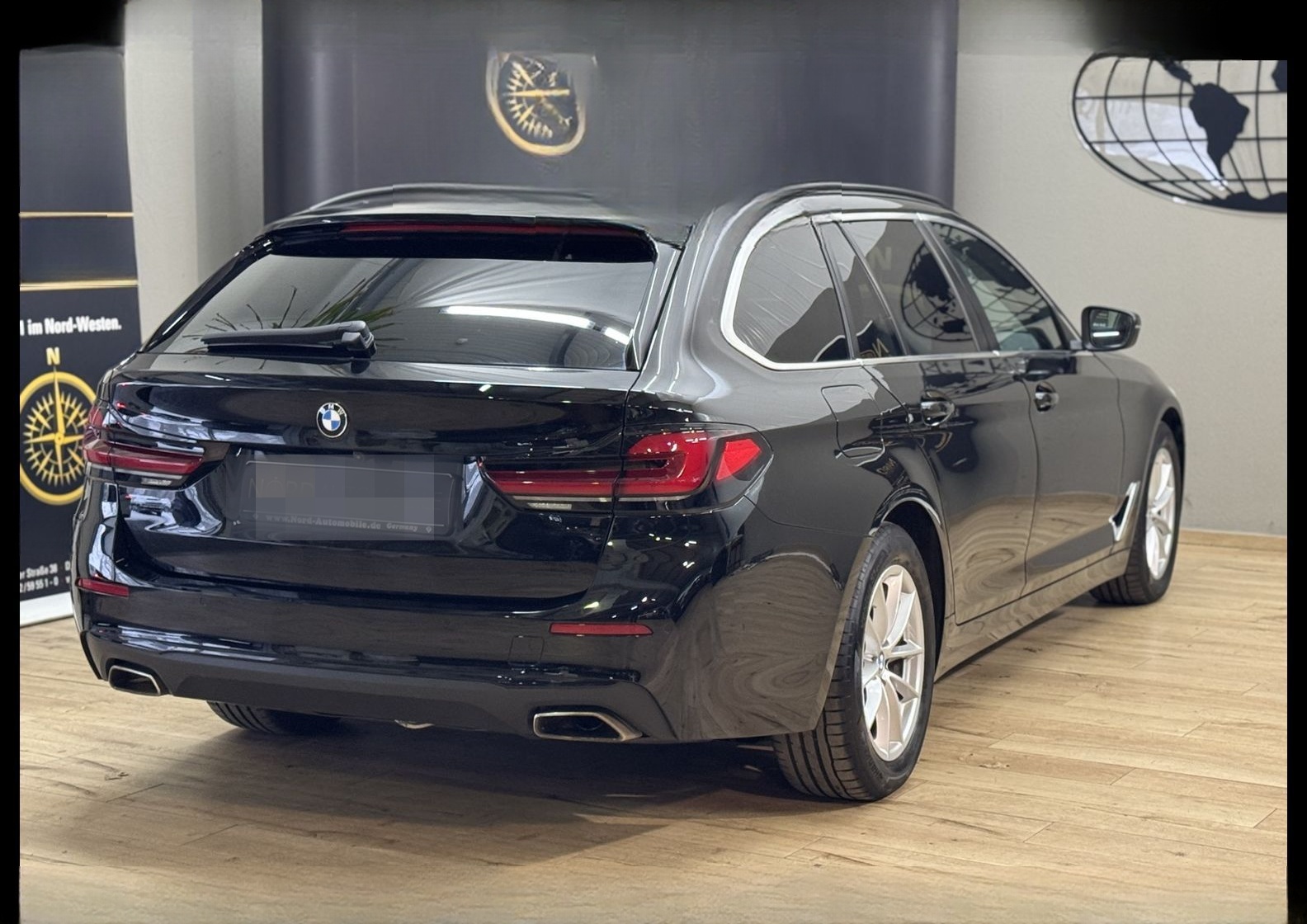 BMW 530 d Touring xDrive *AHK*LASER*HUD*LUFT*PARKASS foto 10