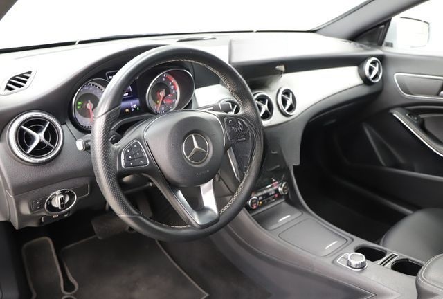 Mercedes-Benz CLA 250 211PS 7G Shooting Brake Memory Leder foto 18