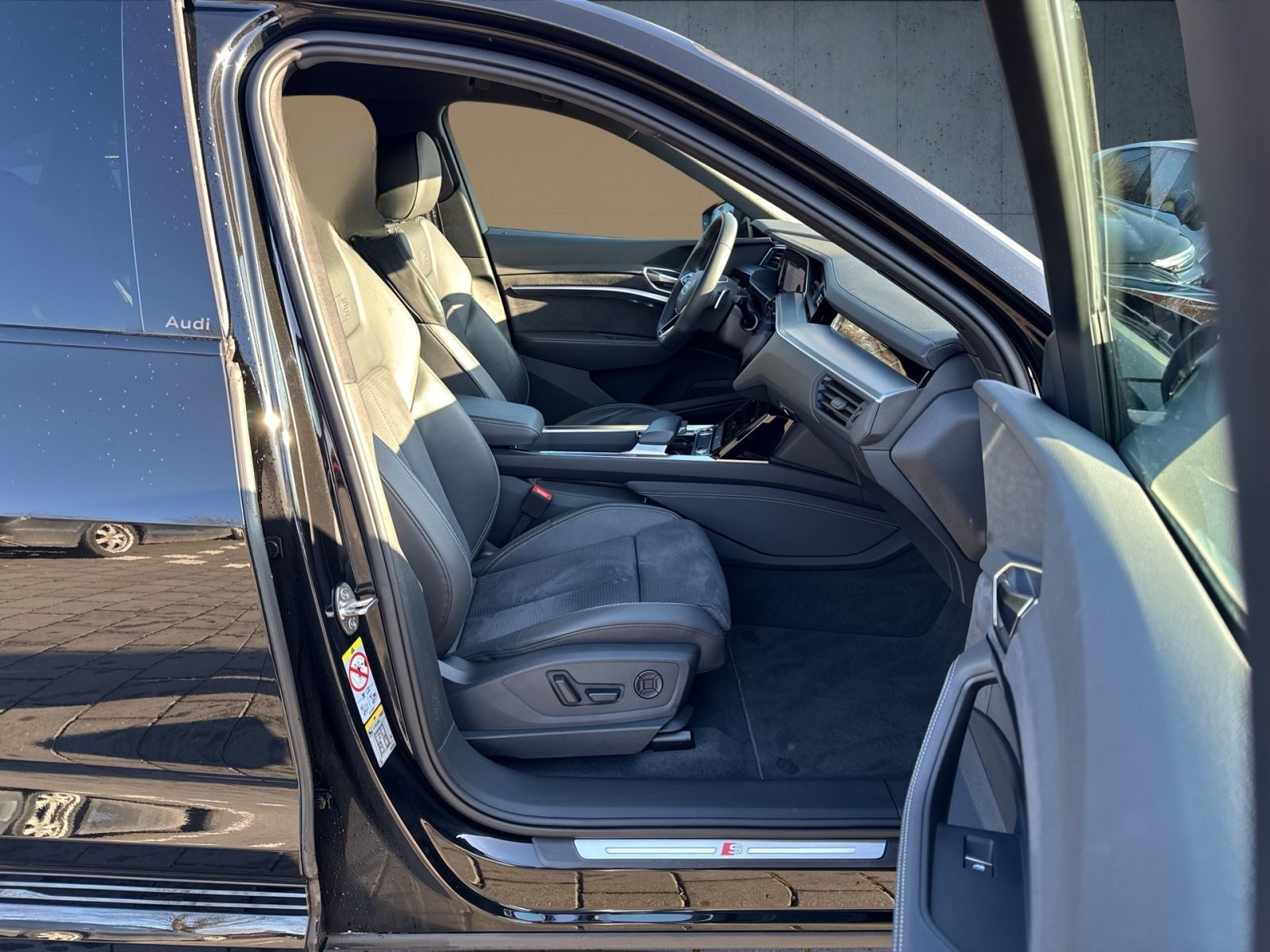 Audi Q8 Sportback e-tron advanced 50 qu S line/AHK/Ma foto 15
