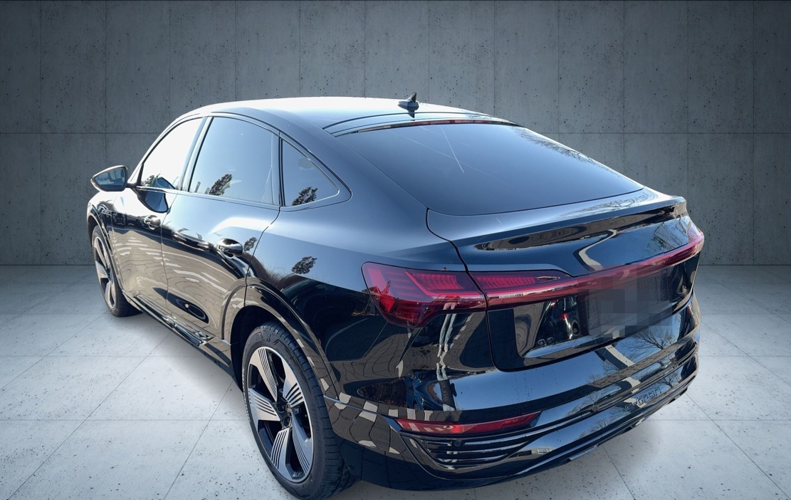 Audi Q8 Sportback e-tron advanced 50 qu S line/AHK/Ma foto 3