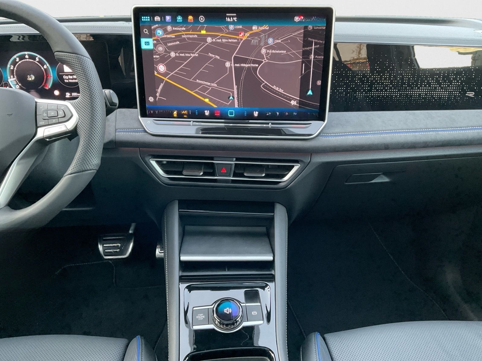 Volkswagen Tiguan R-Line 2.0 TSI DSG 4MOTION AHK 360° Pano foto 11