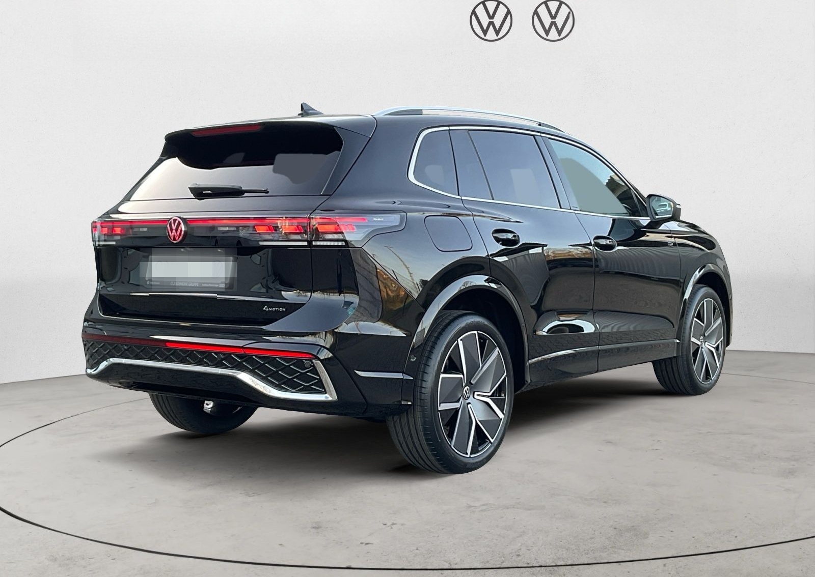 Volkswagen Tiguan R-Line 2.0 TSI DSG 4MOTION AHK 360° Pano foto 5