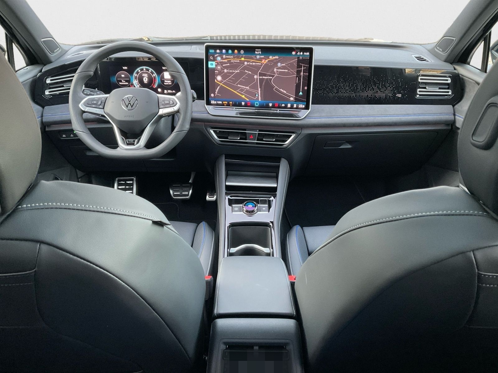 Volkswagen Tiguan R-Line 2.0 TSI DSG 4MOTION AHK 360° Pano foto 10