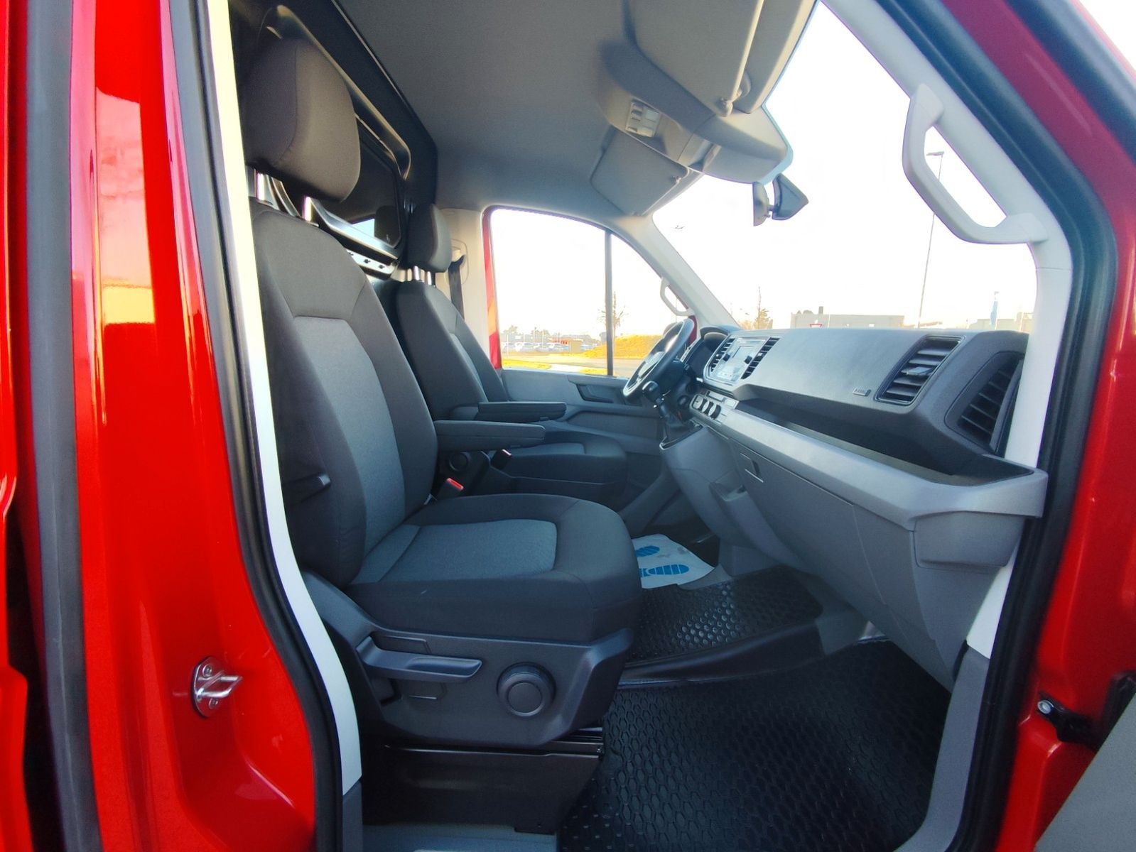 Volkswagen Crafter Kasten 35 mittellang FWD Klima foto 11