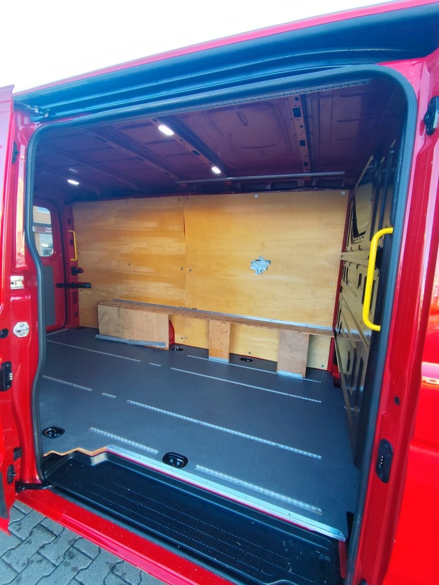 Volkswagen Crafter Kasten 35 mittellang FWD Klima foto 3