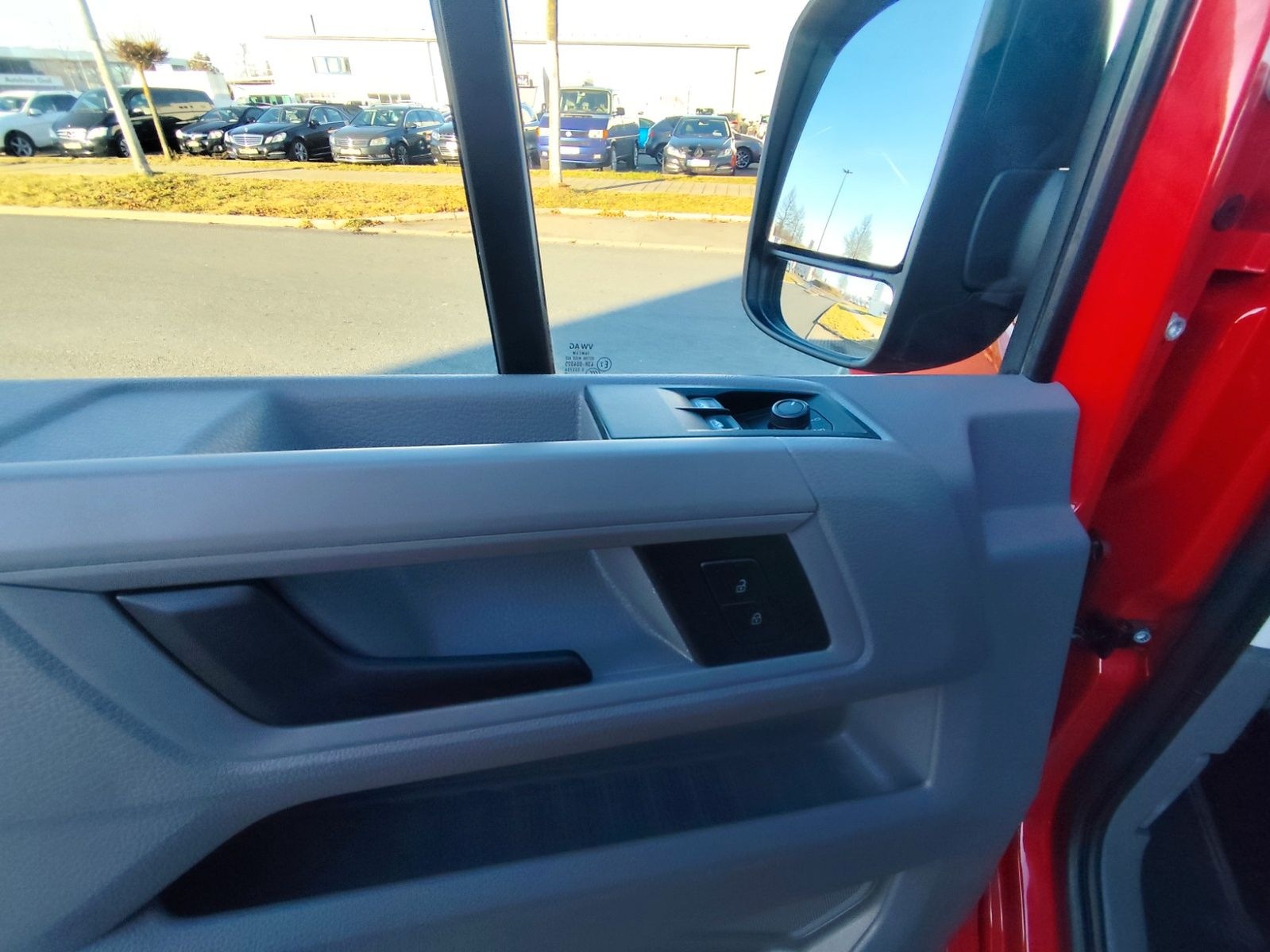 Volkswagen Crafter Kasten 35 mittellang FWD Klima foto 9