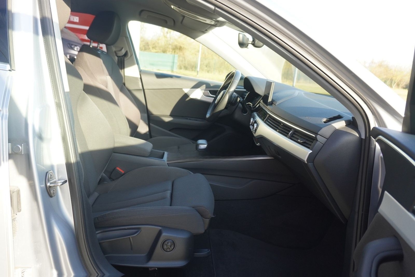 Audi A4 Avant TFSI sport S-Line S-Tronic PDC AHK foto 31
