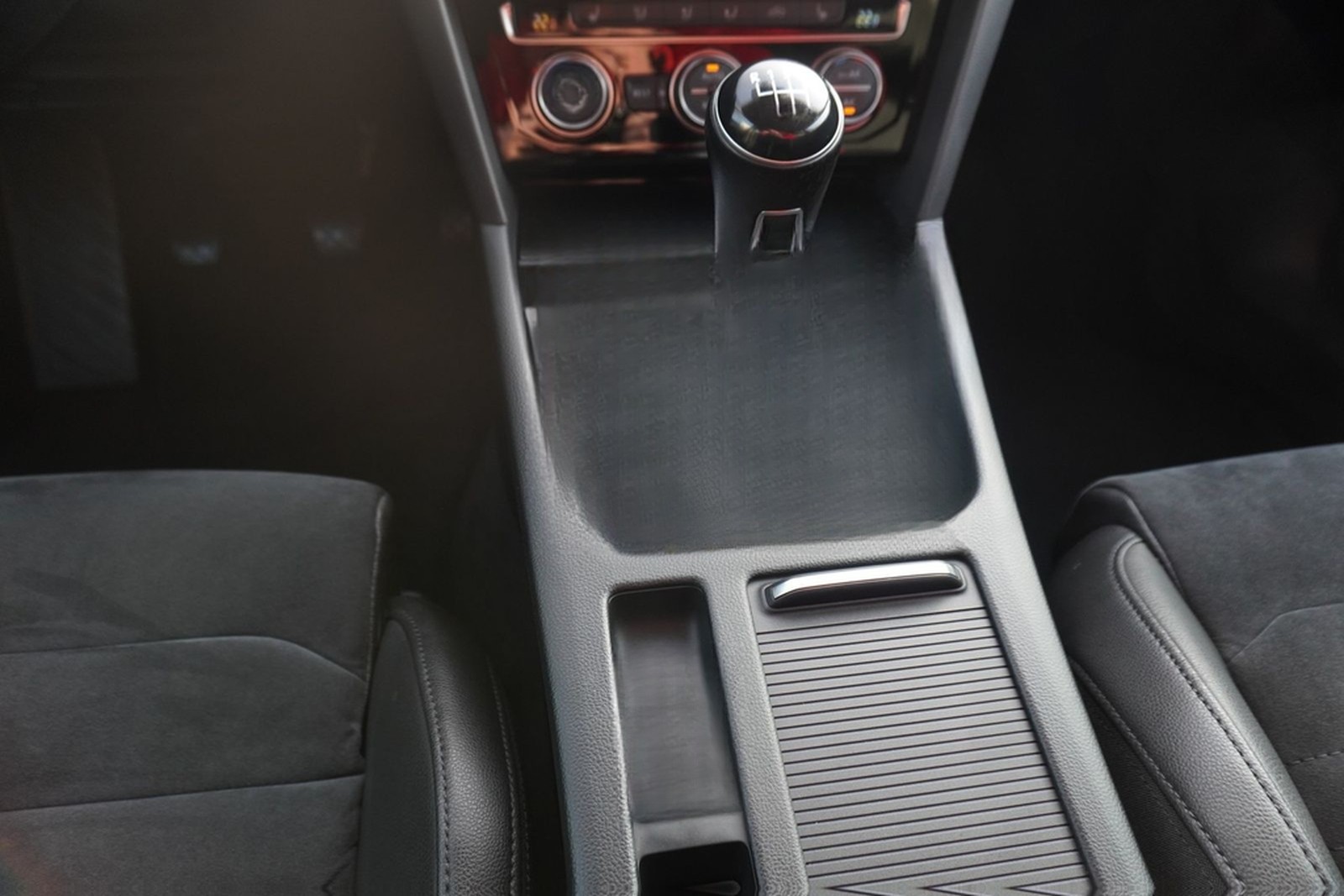 Volkswagen Passat Variant 1.4 TSI Highline LED Navi ACC 360 foto 19